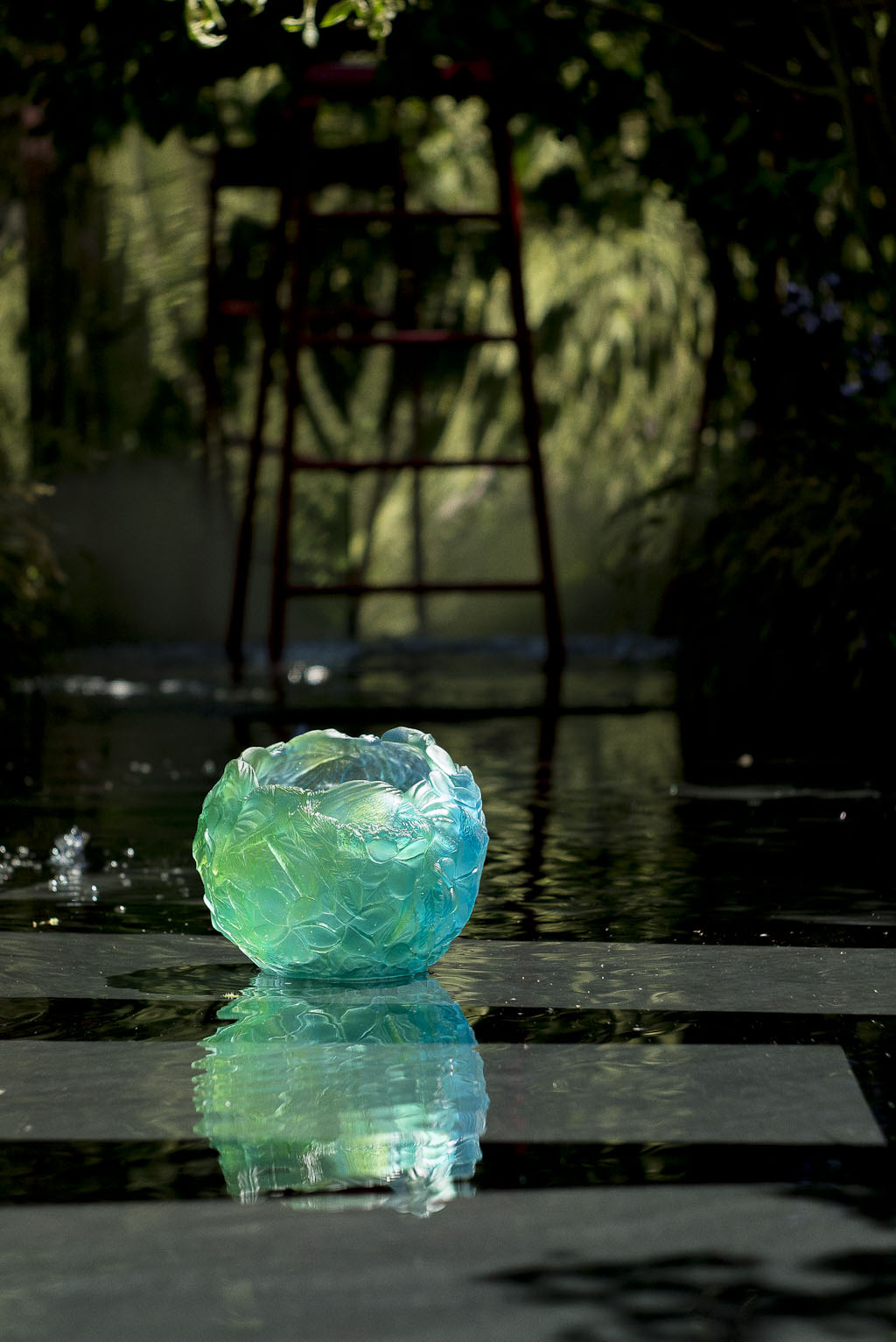 Le jardin noir par Conception Pierre-Alexandre Risser et Solenn Moquet du bureau d'études Horticulture & Jardins, vainqueur du trophée Daum pour le prix de la création paysagère Jardins Jardin 2015 aux Tuileries - Paris