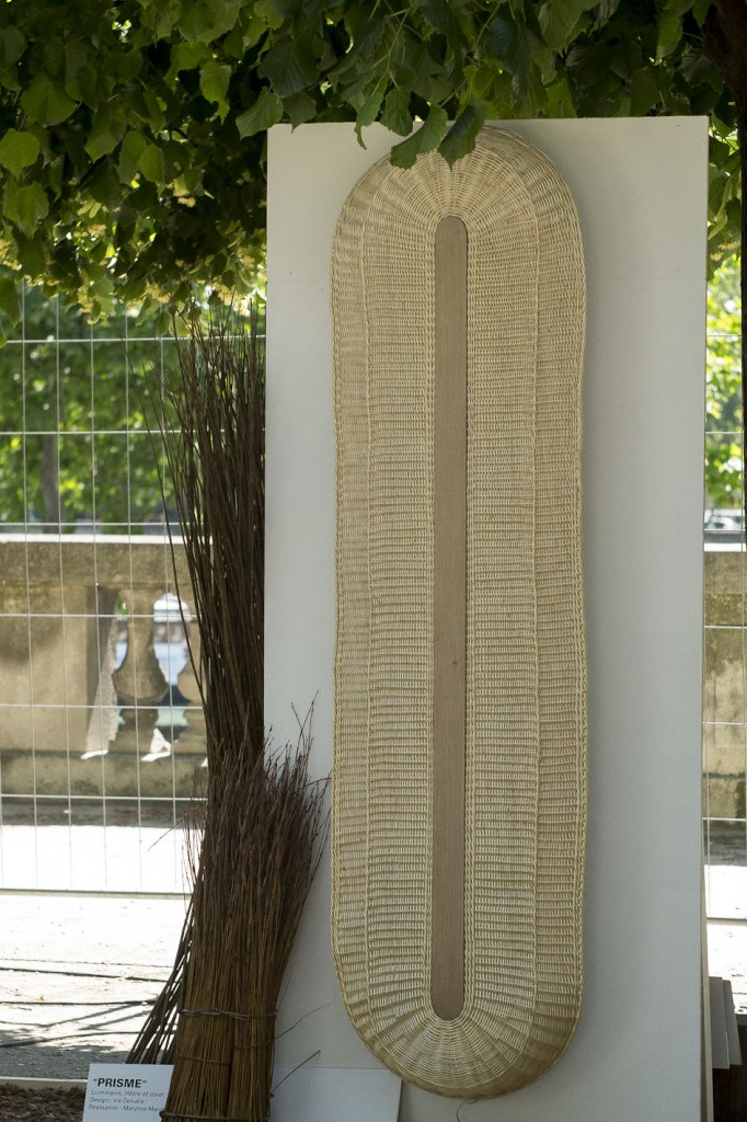 Luminaire en technique vannière par les designers Marine Hunot et Iris Delvalle - Jardins Jardin 2015 aux Tuileries - Paris