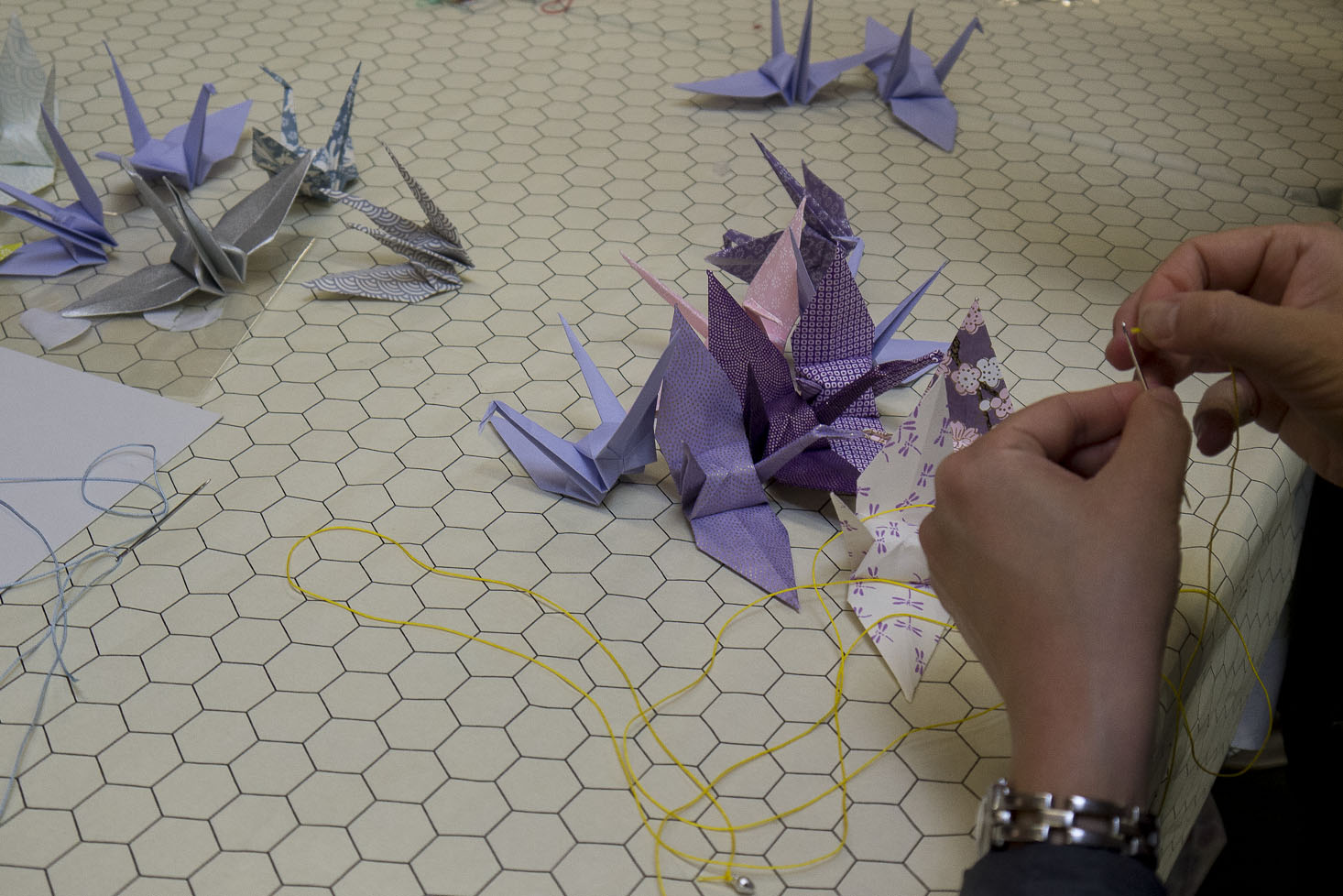 Atelier DIY au salon Création & Savoir-faire Réalisation d'une guirlande de grues en origami